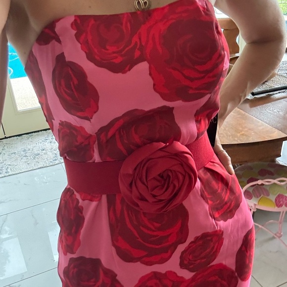 Strapless Red Rose Print Dress with Belt - Picture 7 of 10